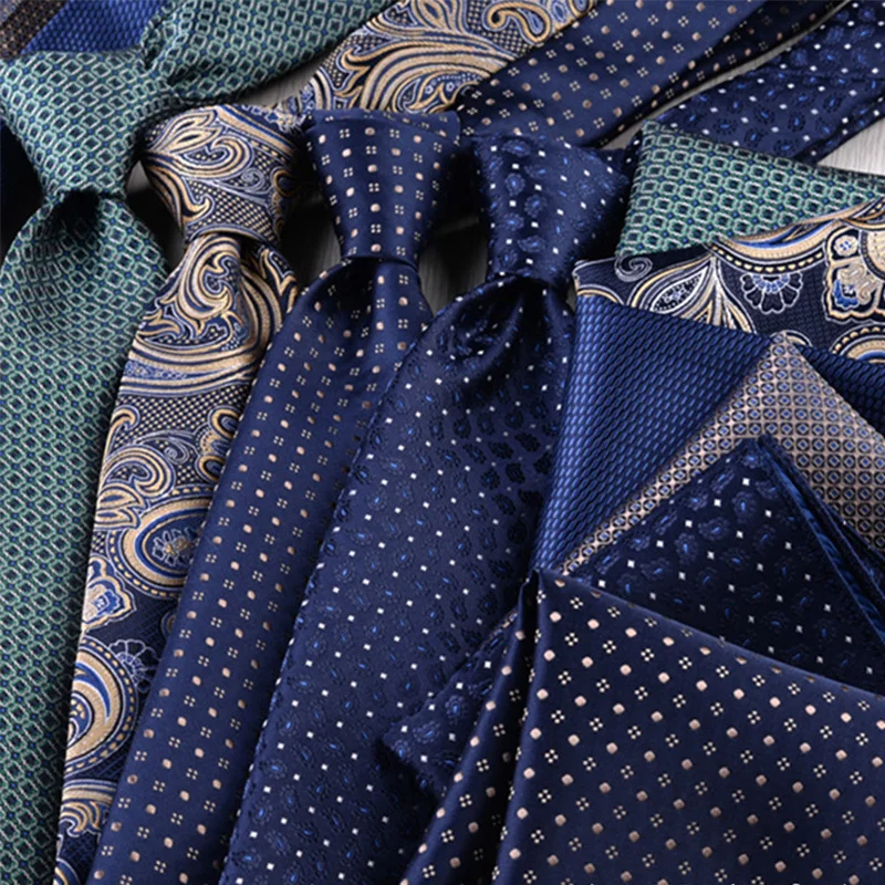 

Green Silk Mens Ties for Men 7cm Classic Men's Wedding Party Tie Set Animal Striped Neck Tie and Handkerchiefs Men Accessories