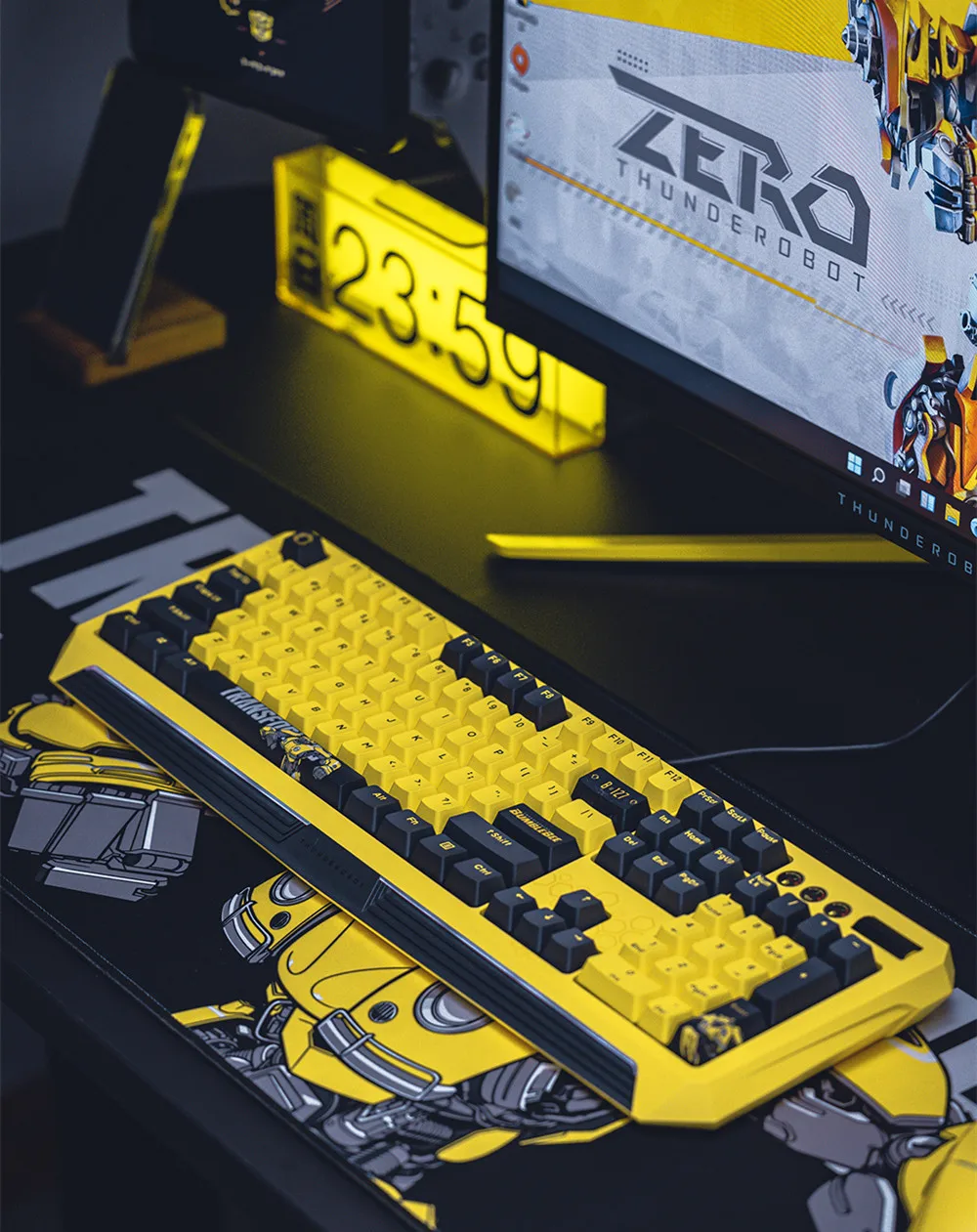 

Игровая клавиатура Трансформеры Bumblebee KG8104, робот, желтая RGB подсветка, 104 клавиш, красные переключатели, Проводная Механическая клавиатура