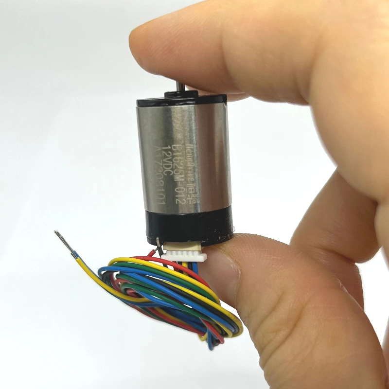 Vue de face du Mini moteur sans balais BL1625 BLDC 5V-12V 20300 tr/min avec pilote intégré pour réglage de vitesse PWM.