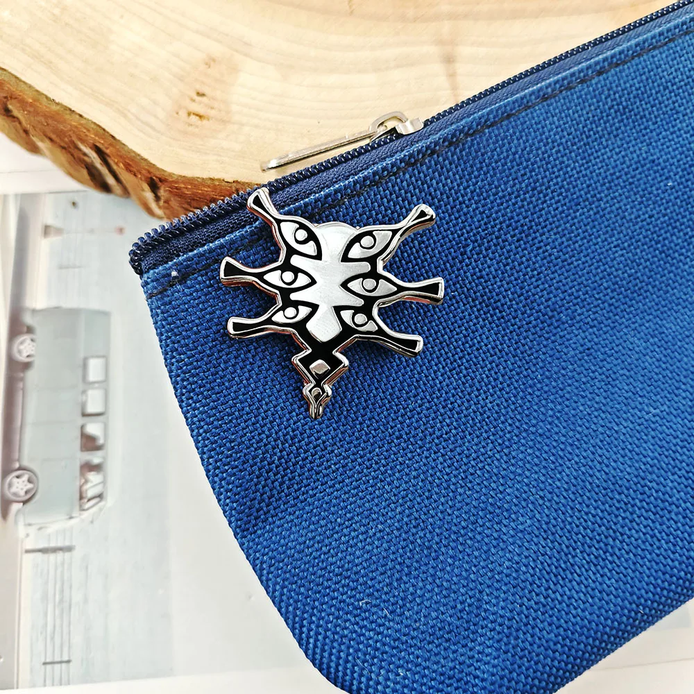 Gothic Dark-Themed Totem Eye Brooch – Personalized Metal Pin Gift