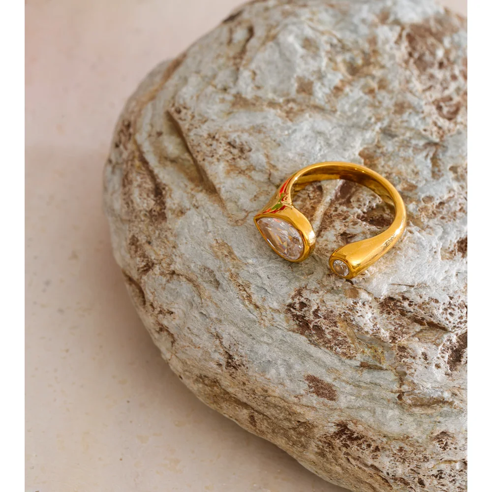Yhpup Cubic Zirconia Golden Stainless Steel 18K PVD