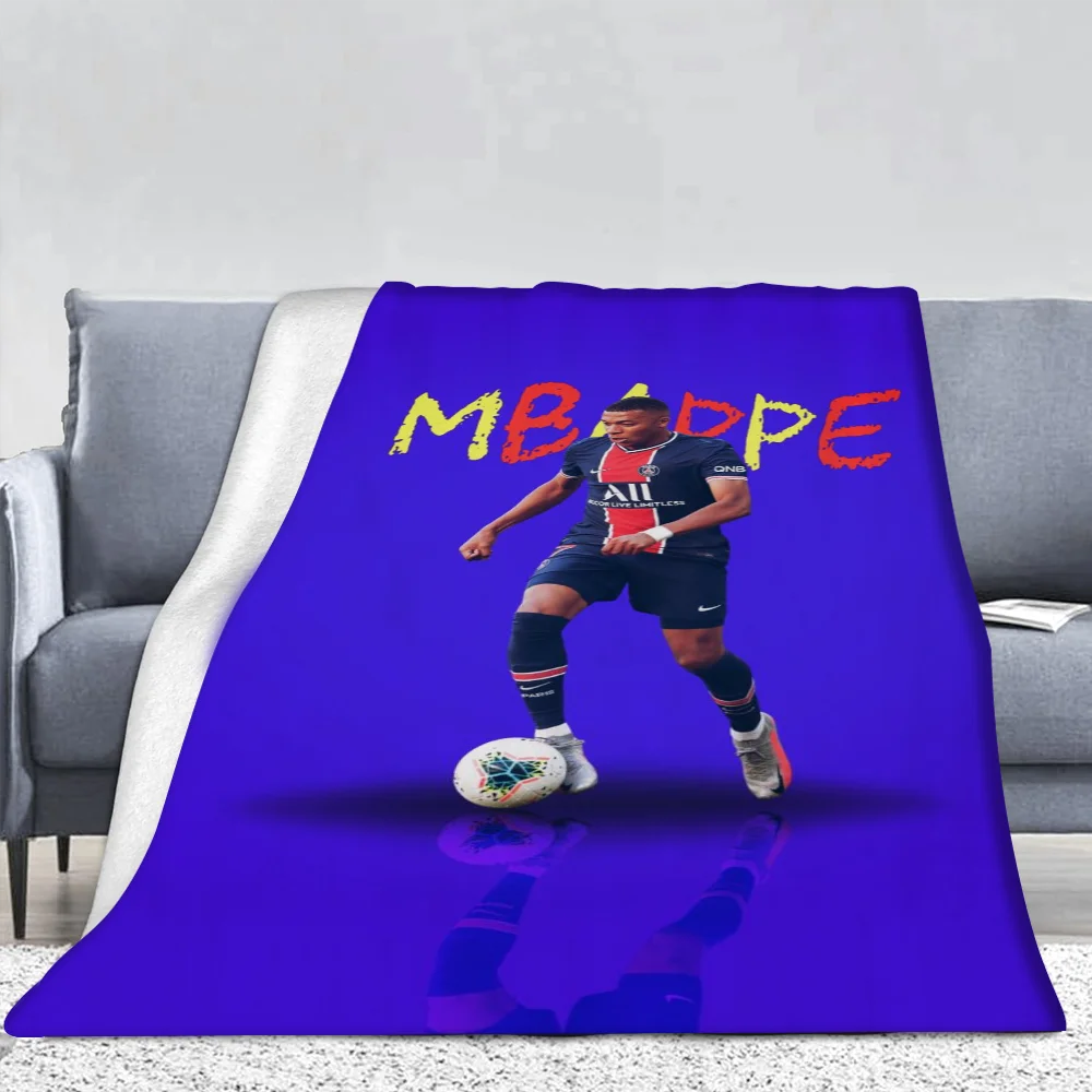 Kylian Mbappe ���� �β��� ���, �ܿ�� ���� ���� ������ ħ��, ǫ���ϰ� �ε巴�� ������ ���������� ���Ÿ� ħ�뺸, �ִϸ��̼� ����