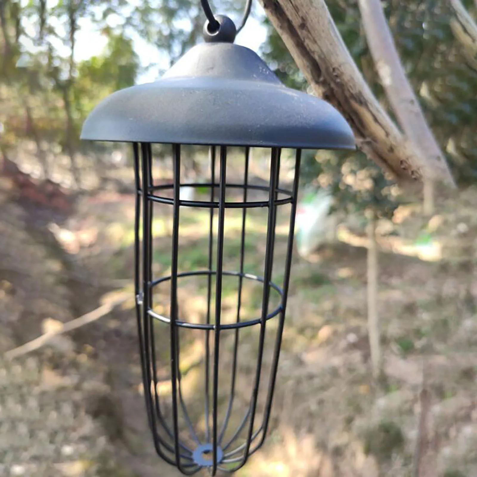 Metal Bird Feeder Outdoor Hanging Type Metal Windproof Ball Feeder Creative Hummingbird Divider bird feeder