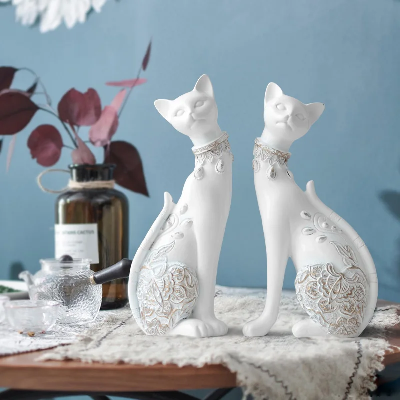 

European Creative Wedding Gift Figurine Decorative Resin Cat Statue for Home Decorations Animal Figurine Home Decor Sculpture