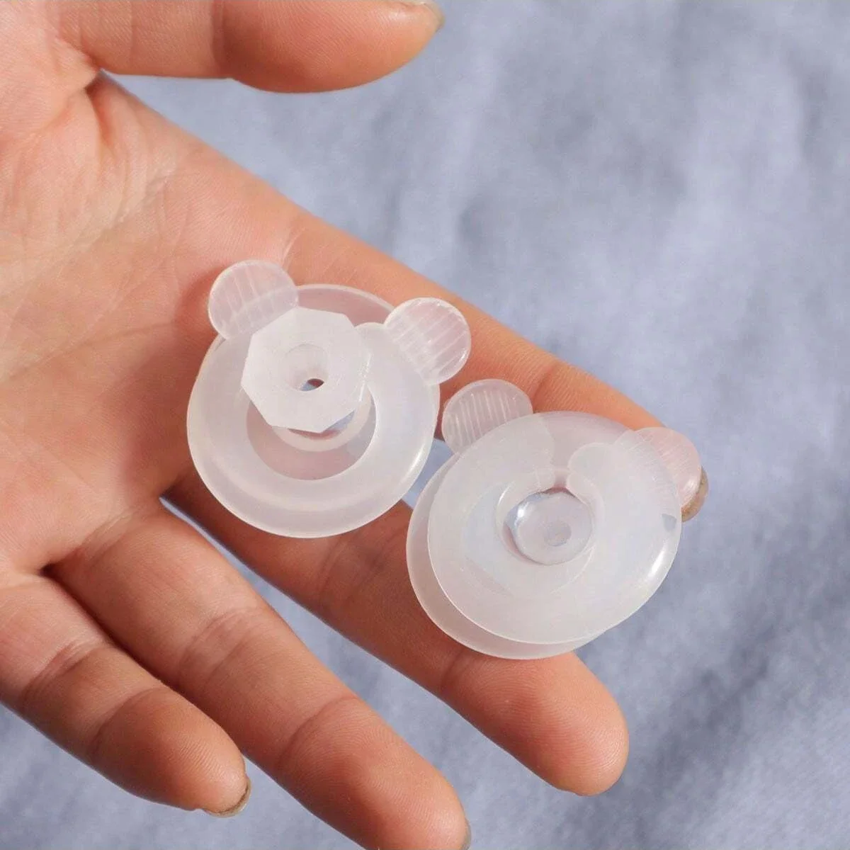 4/8pcs-Bedding Clip - Quilt and Down Quilt Fasteners, Bed Sheet Anchors, Reusable, Firmly Secure Quilt and Bed Sheets