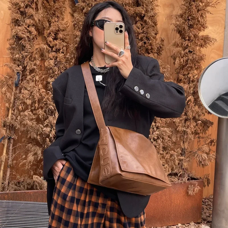 Women Handbags Female Designer Brand Shoulder Bags for Travel Weekend Outdoor Feminine Bolsas Leather Large Messenger bag Winter