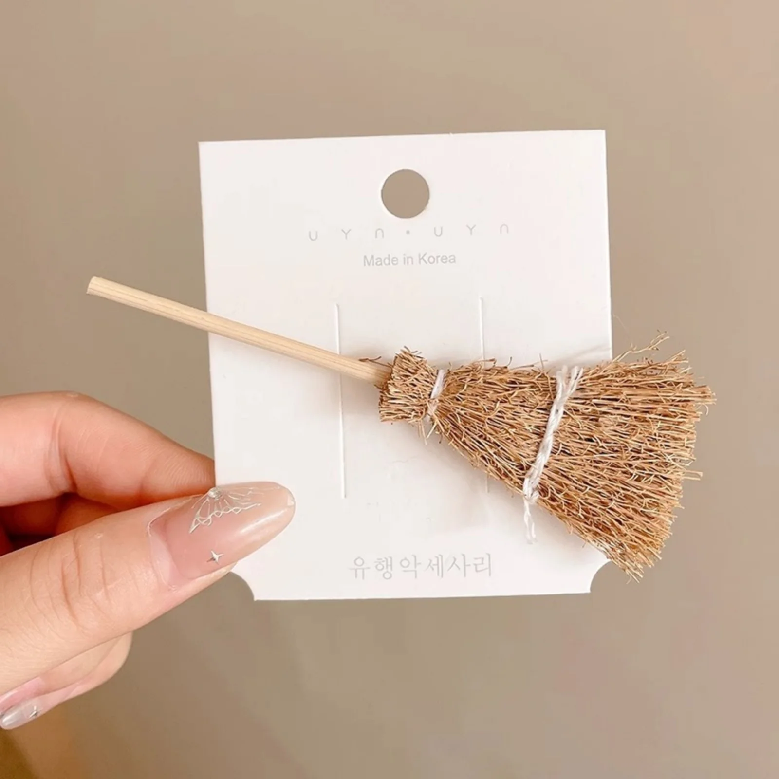 1PC Korean - Style Mini Broom Hair Clip, Cute Handmade Straw Hairpin, Unique Hair Accessory For Women Girls
