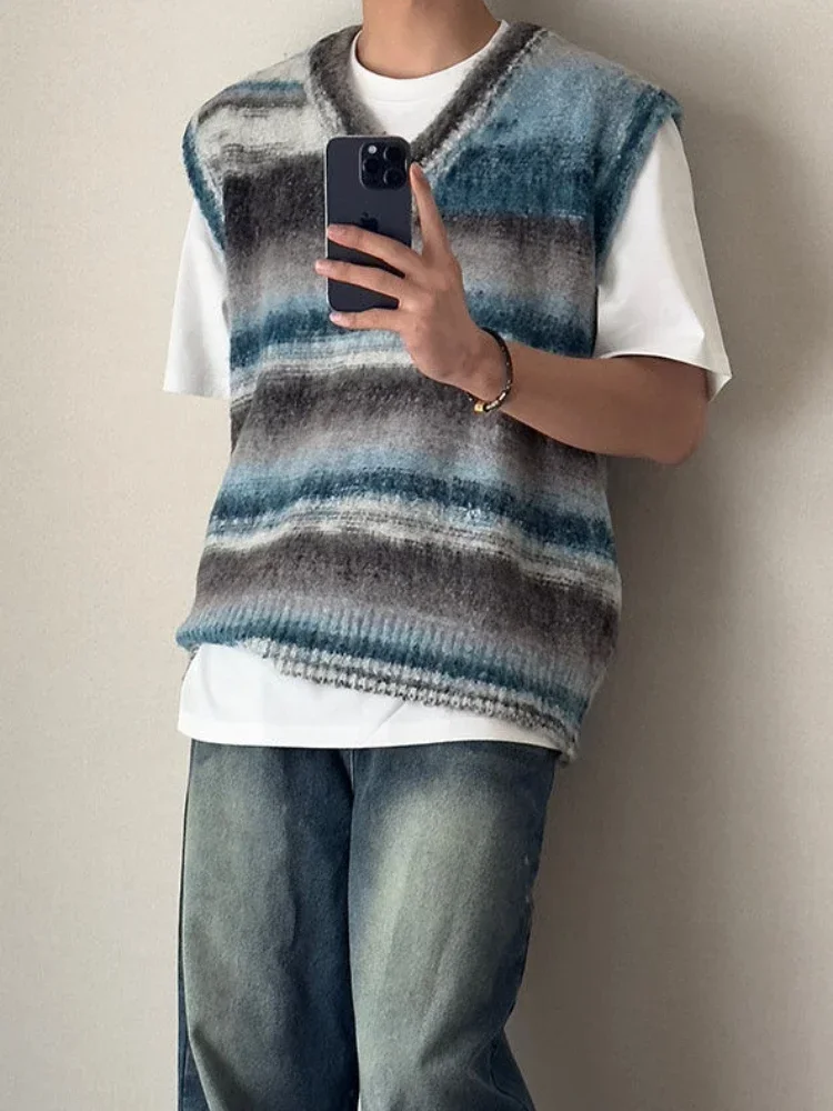 Knitted Sweaters for Men Sleeveless Striped Green Vest Man Clothes Waistcoat Gradient Color Neck High Quality Replica Street S V