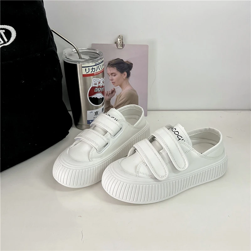 

Кеды женские на платформе, холщовые кроссовки на толстой резиновой подошве, с круглым носком, базовая обувь из флока, с розами, осень 2023