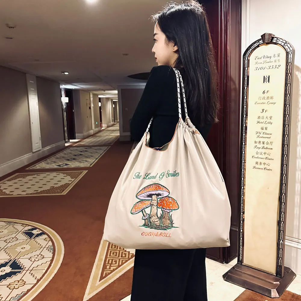 

Women's embroidered shopping handbag Large capacity leather Tote Fashion atmosphere all-in-one environmental shopping bag