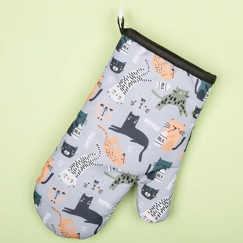 Heat-Resistant Oven Gloves 4