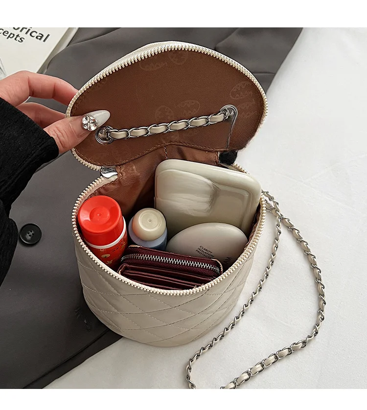 Borsa a tracolla piccola a tracolla con catena a griglia a forma di cilindro con diamanti Love da donna 2024, nuova moda_voghion.com