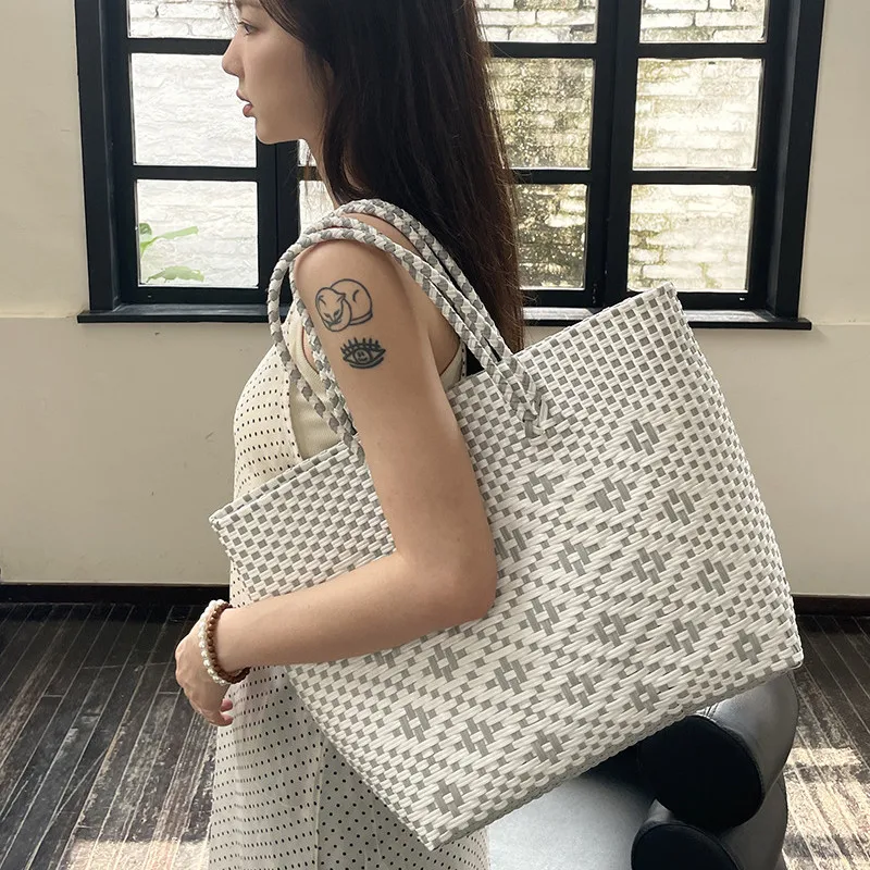 Women's PVC Candy Color Woven Handbag Causal Tote Bags Fashion Large Capacity Vegetable Basket Bag Plastic Hnadle Beach Bag