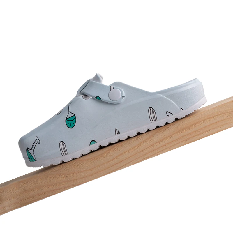 Medical Shoes Women Nurse Slippers EVA Laboratory Doctor Clogs Anti-slip Nurse Clogs Surgical Shoes dentist Work slippers