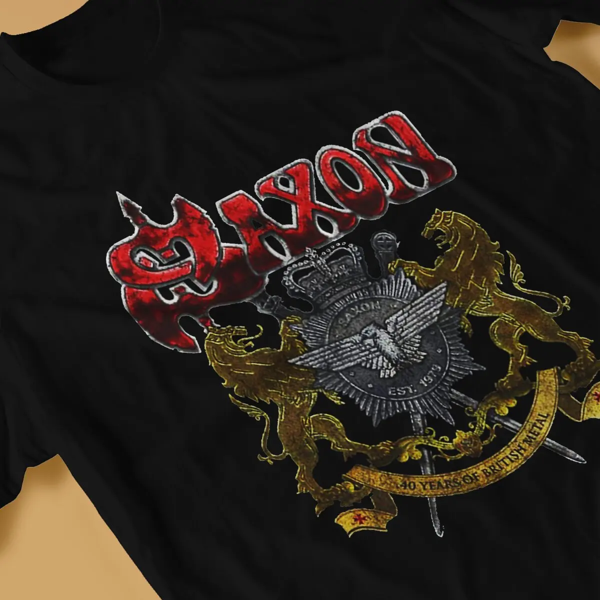 Camiseta de algodón puro con logotipo de banda de Saxon para