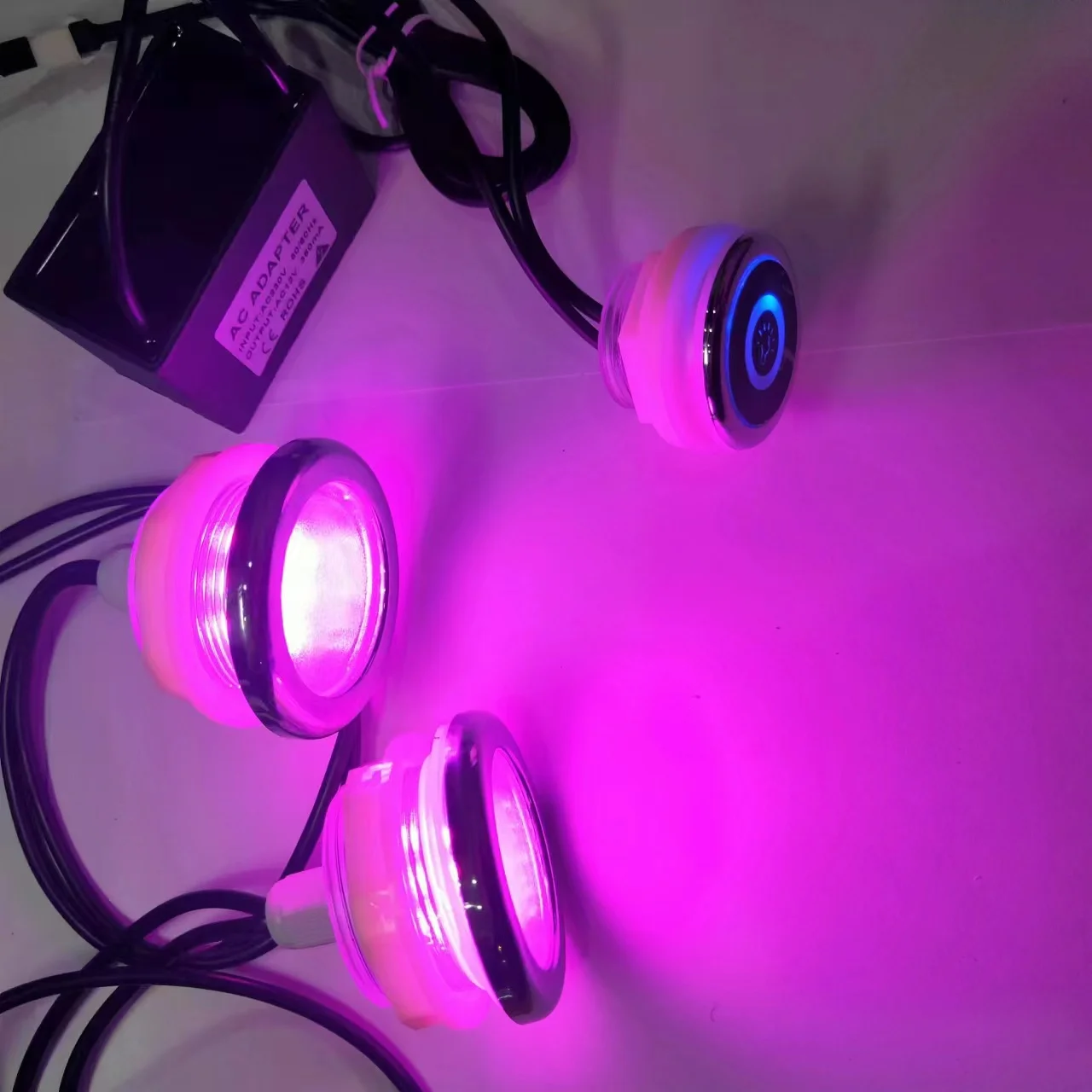 2pcs RGB LED 온수 욕조 조명 스파 월풀 램프 온수 욕조 월풀 LED 수중 핫 튜브 2 w 서리로 덥은 표면 1 컨트롤러 1 어댑터
