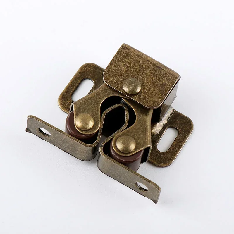 1pcs Hardware Furniture Fittings Accessories Bag Magnet Cabinet Catches Door Stop Closer Stoppers Damper er for Wardrobe