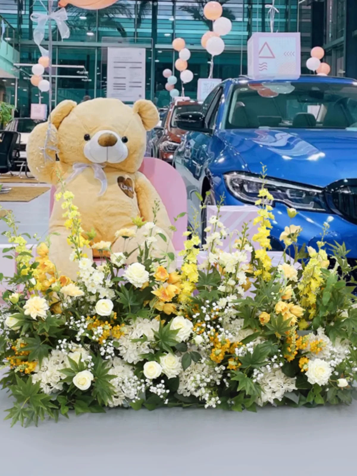 Description Picture 4 of itemYellow white flowers green plants Large Flower Row Runner Wedding Backdrop Deco Floral Wall Hanging Wedding Sign Home Party Prop