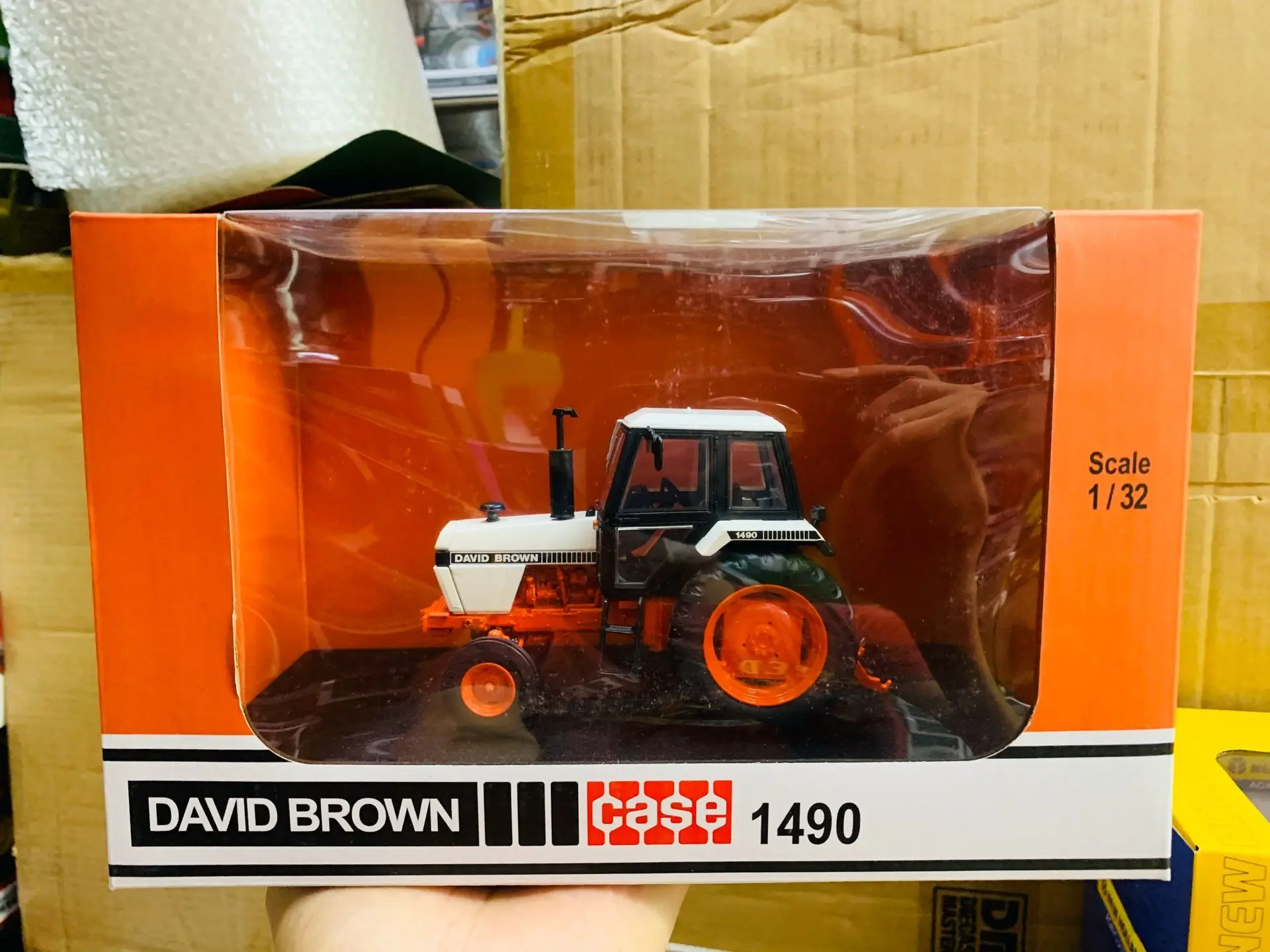 1:32 Scale Die-Cast Model David Brown 1490 2WD UH4270 Agricultural Tractor New in Box