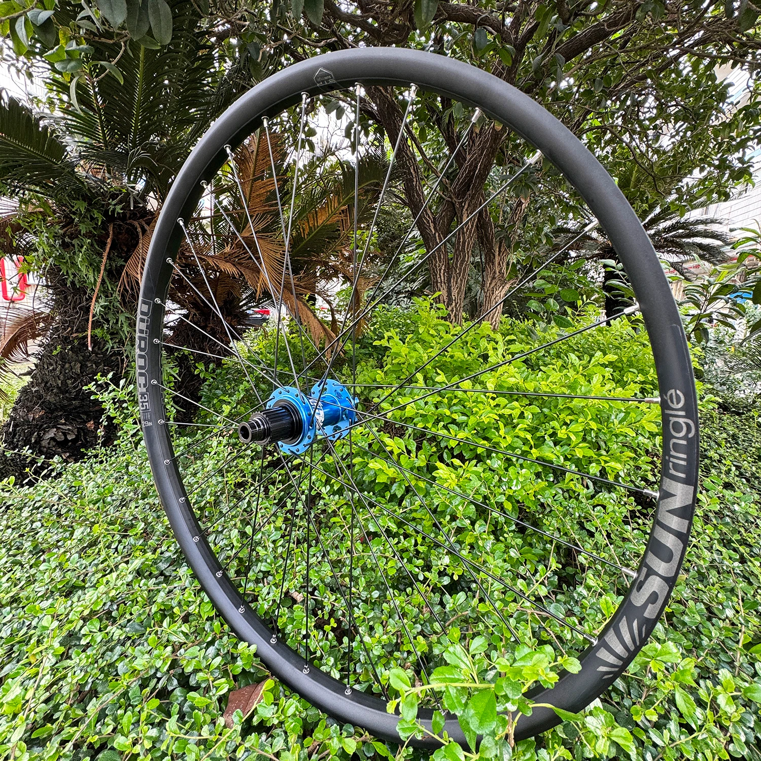 Jeu de roues de vélo vtt personnalisé Koozer 450 moyeu monté à la main Duroc 30 35 40 jante lourde XC 27.5 29 QR TA Boost personnalisé construit  18