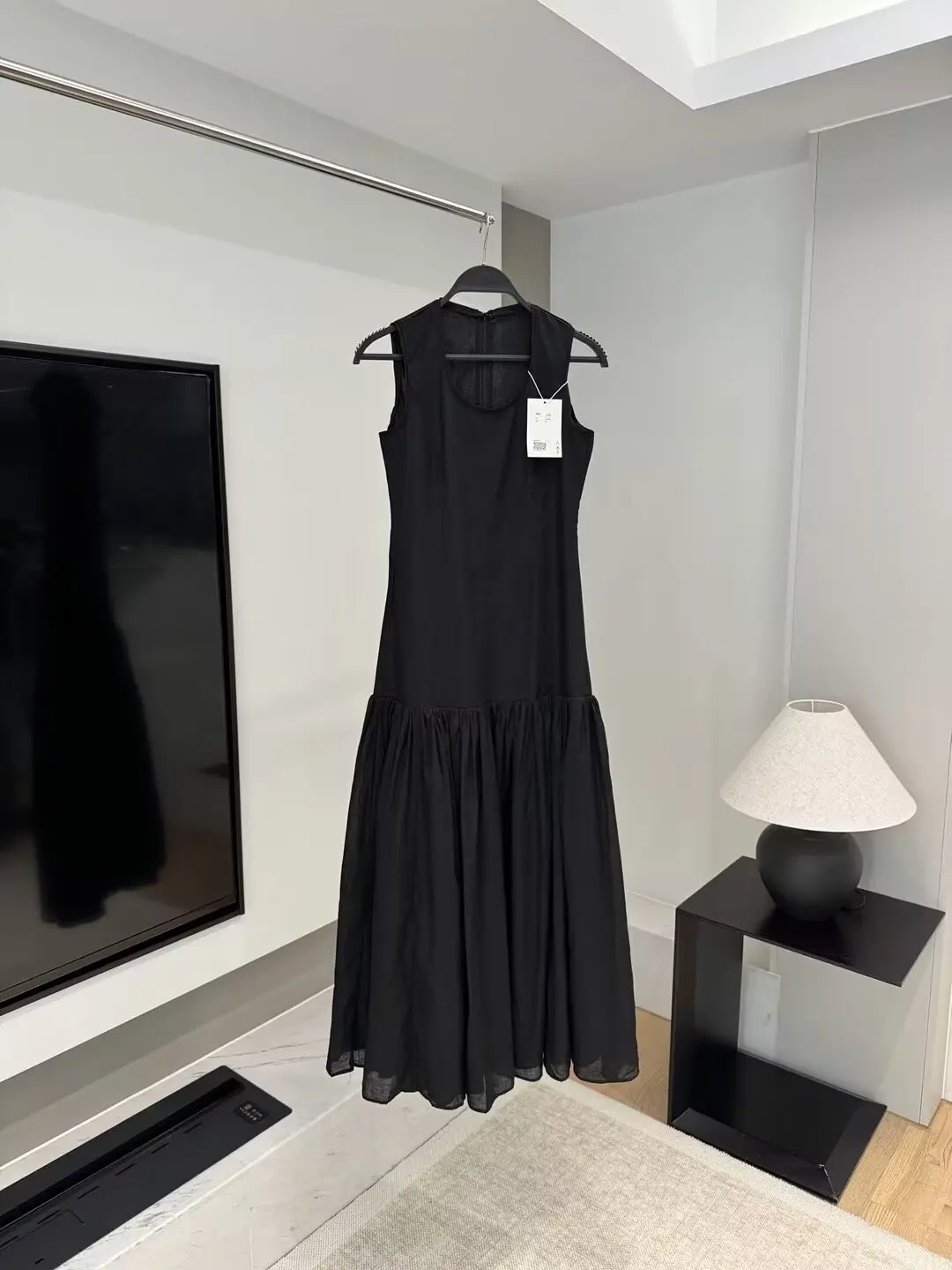 

Женское платье с широкой плиссировкой, черное платье без рукавов с круглым вырезом в стиле ретро