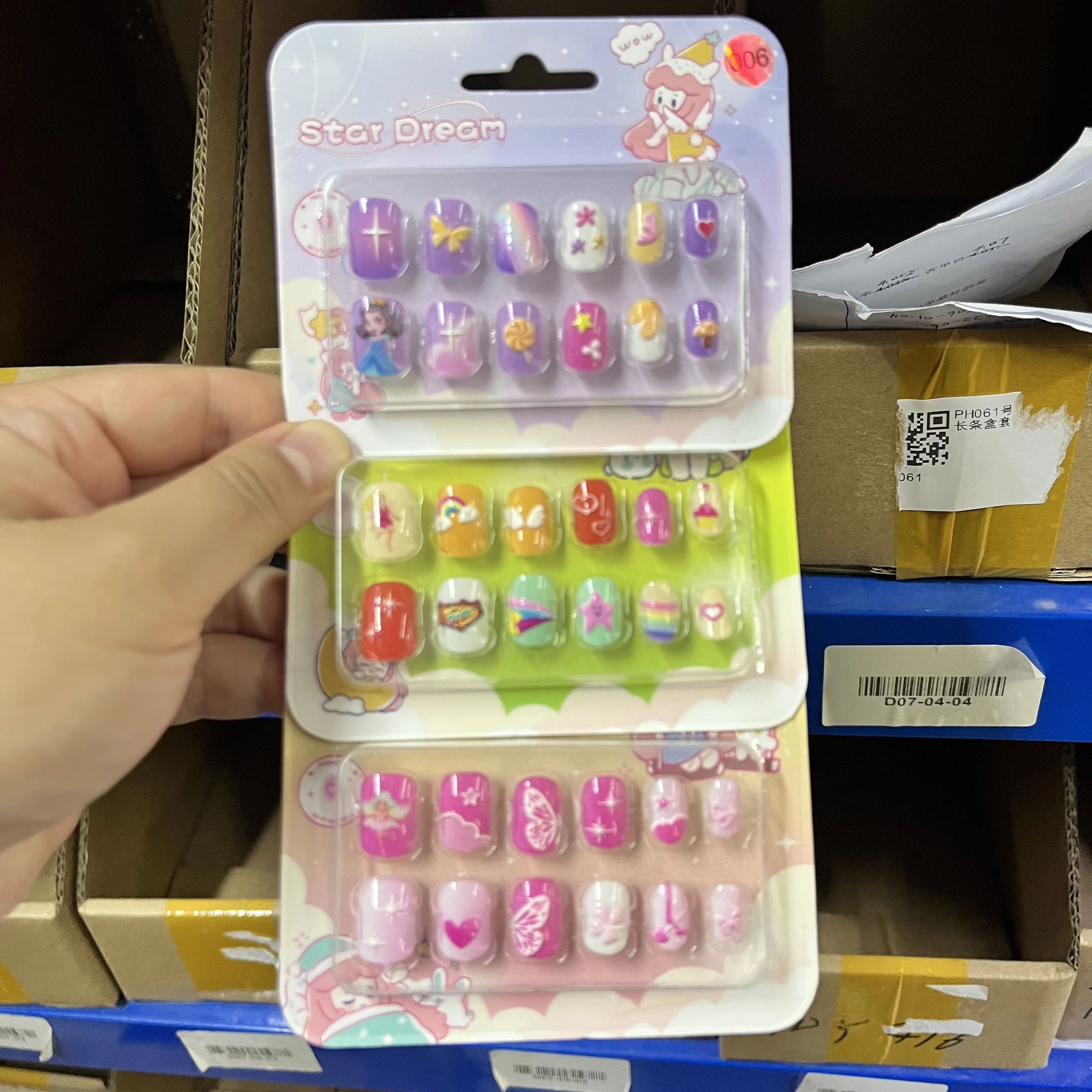 12pcs 귀여운 아이 드레스 업 가짜 손톱 소녀 손톱에 누르기 공주 척 놀이 장난감 네일 팁 자기 접착 어린이 거짓 손톱 *