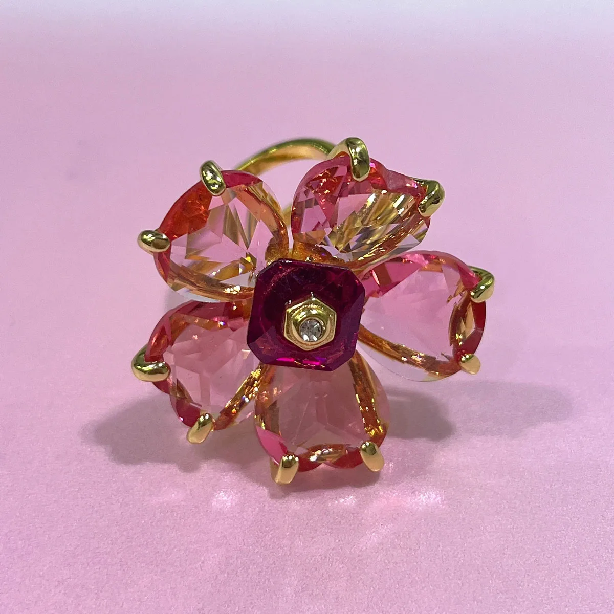 Flowe Jewelry 새로운 판매 동향 고품질 꽃 귀걸이 세련된 럭셔리 매력 스테인레스 스틸 핑크 옐로우 여성 의류