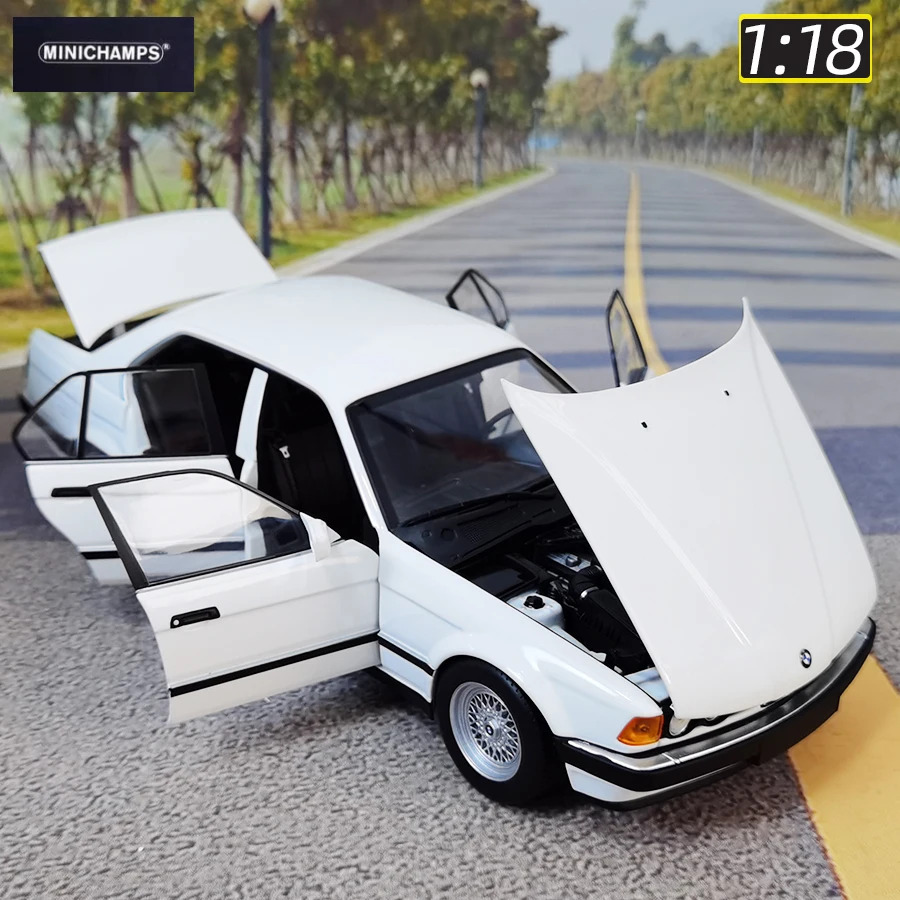 MINICHAMPS Diecast model 1:18 7 Series 730i E32 1986