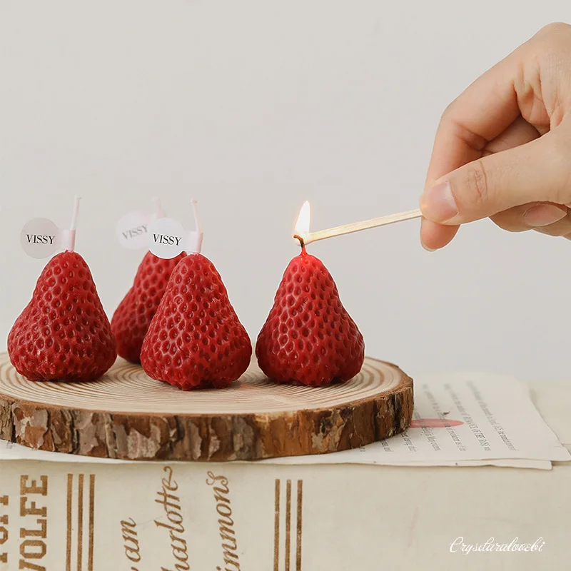 

4pcs Soy Wax Aromatherapy Strawberry Candle Birthday Souvenir Girl Christmas Gift