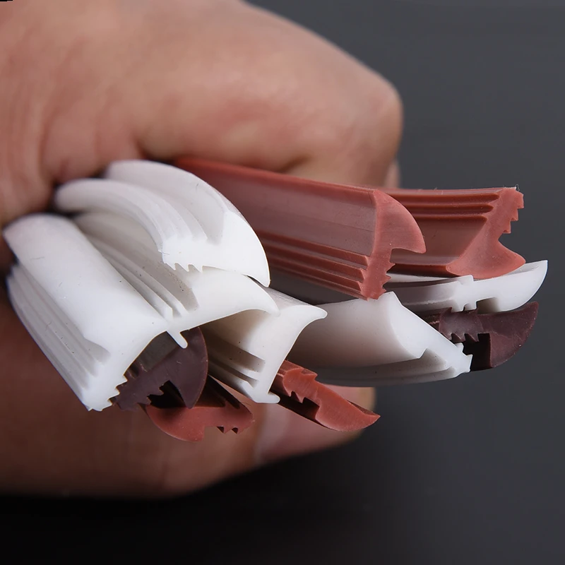 Nastro Sigillante In Gomma EVA 13x3mm - 3 Rotoli 18m | Antivento, Antirumore Per Porte E Finestre