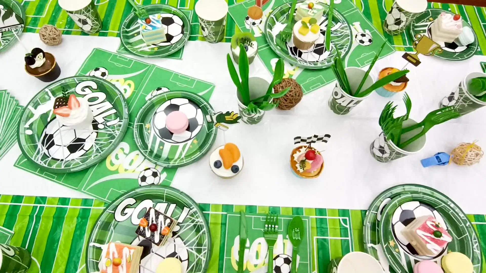 28 Stück Fußball-Kuchenaufsätze – Für Geburtstag, Babyparty & Sportfeste, PVC, Wiederverwendbar