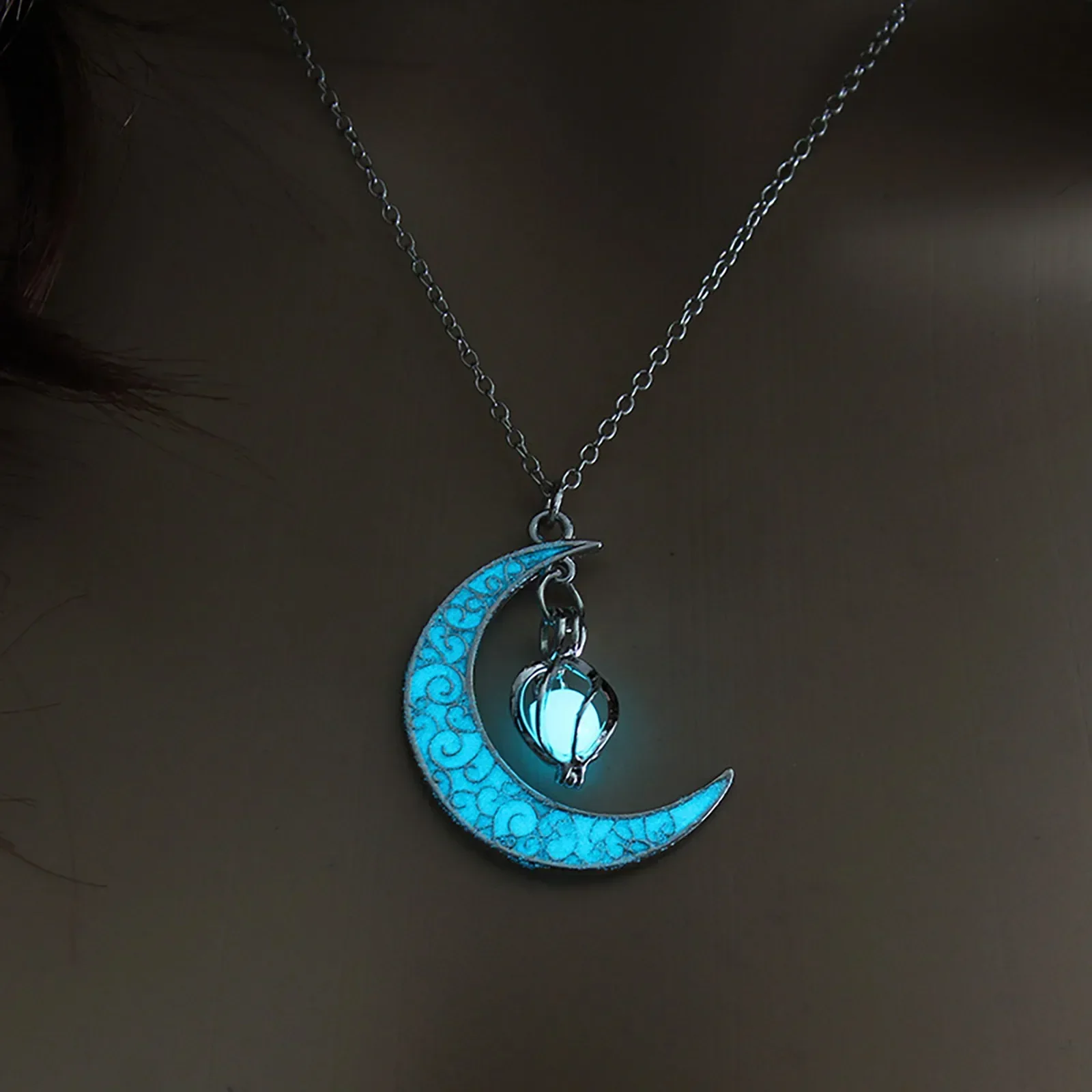 Moon Necklace, Gold Crescent Moon Jewelry, Danty Moon Pendant, Gft