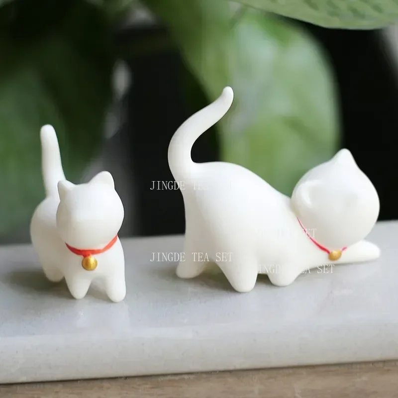 Creativity Handmade Ceramics Tea Pet Ornaments Cute Small Cat Statue White Porcelain Tea Figurine Crafts Boutique Tea Decoration