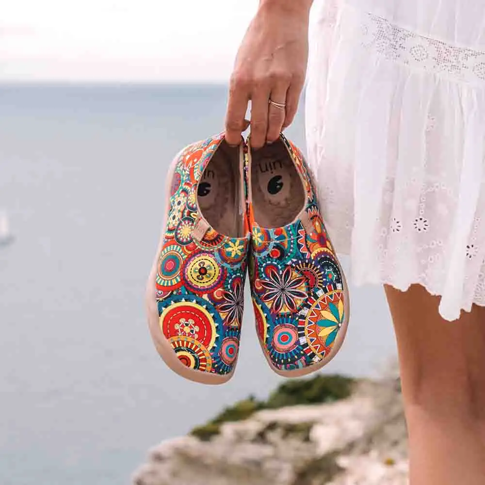 UIN Fashion Retro Japanese Style Women's Shoes Sports Art Casual Canvas Sneakers Travel Shoes