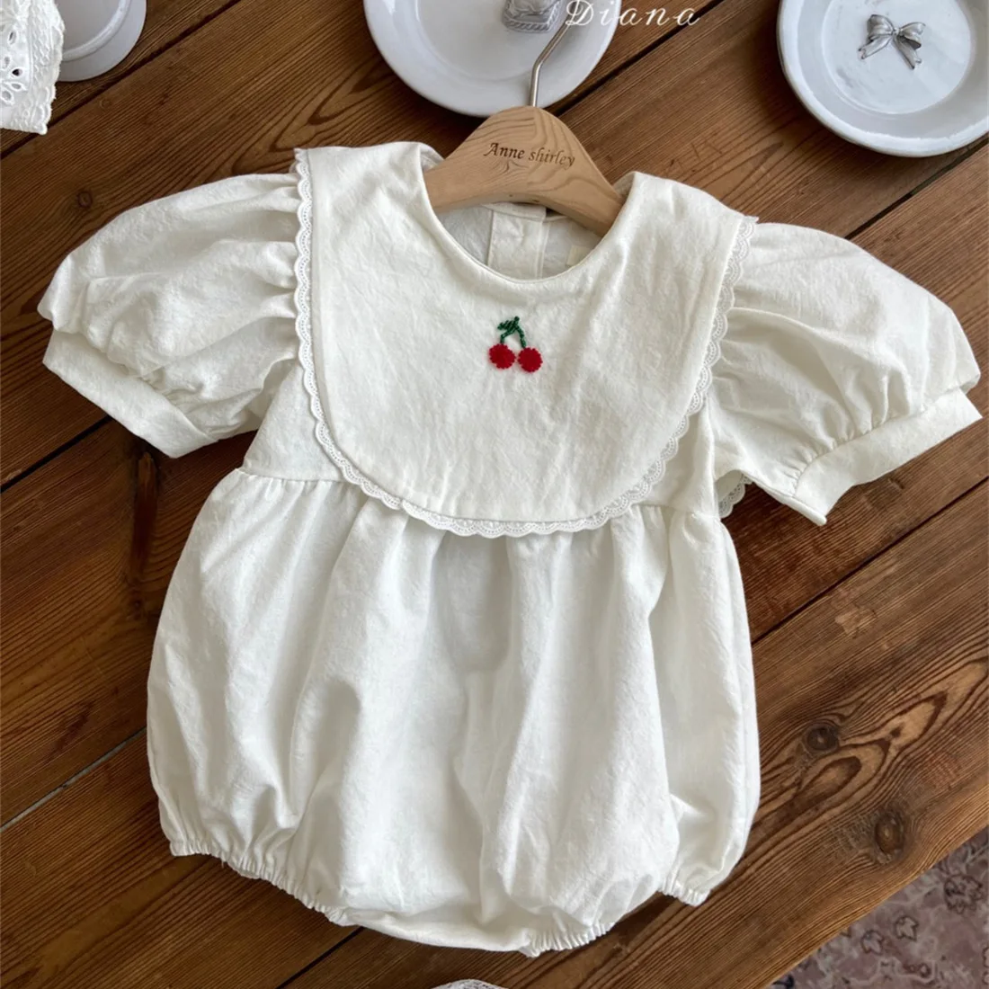 Рисунок 5 - Детский кружевной комбинезон с