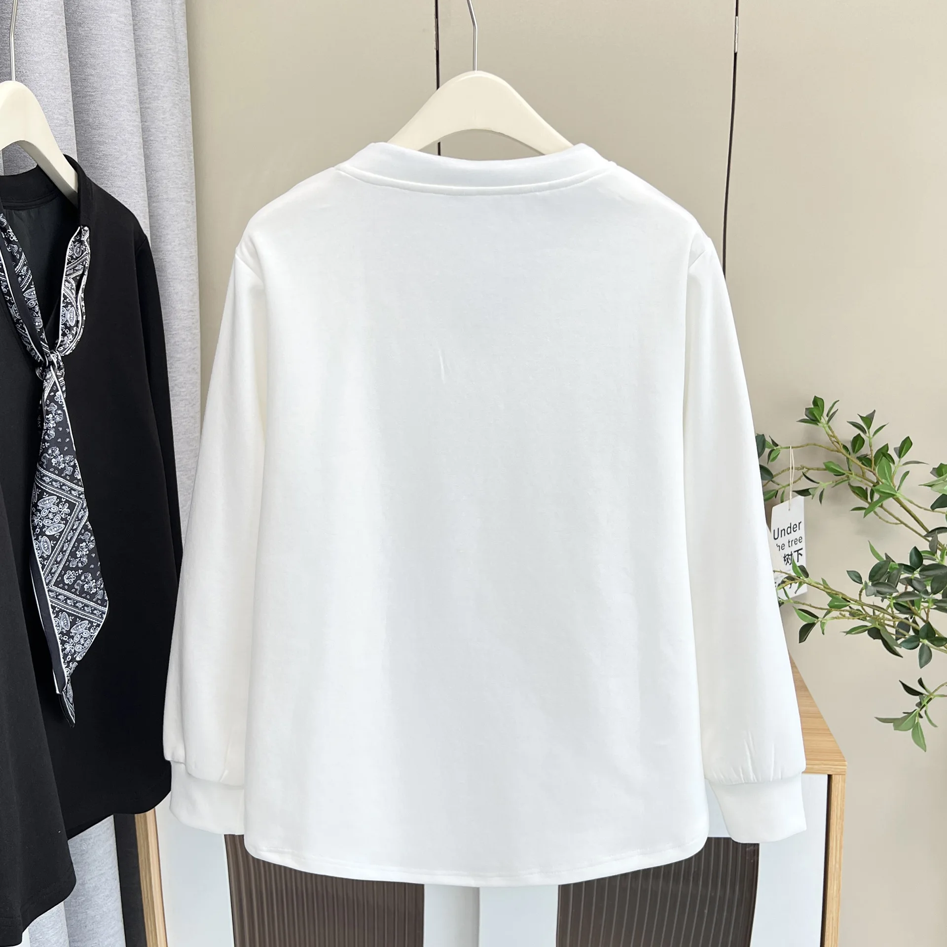 Fashion Plus Size Women's T-Shirt Autumn Style V-neck Silk Scarf Tie Long Sleeve Tops 308