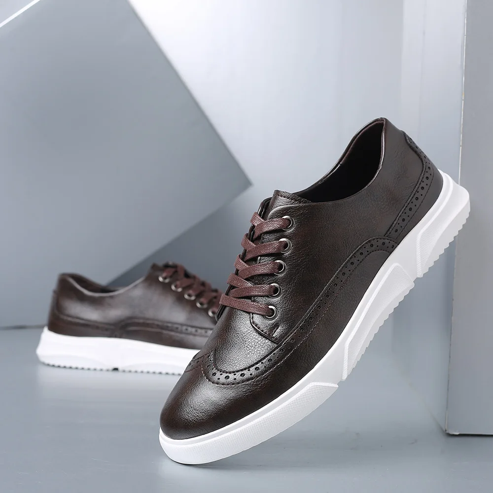 Men Brogue Shoes Fashion Leather Board Shoe Breathable Autumn Comfortable Casual Shoes Outdoor Male Sneakers Tenis Masculino