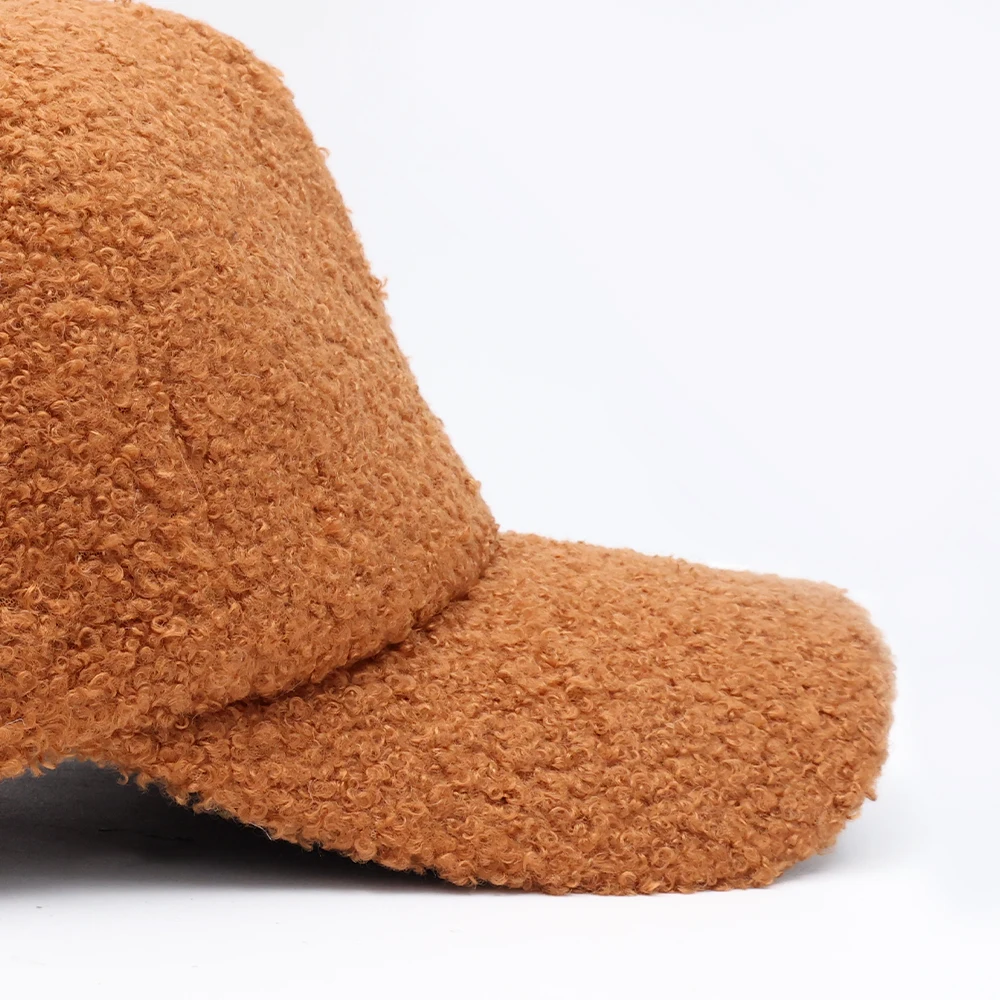 Ladies Autumn and Winter New Lamb Fur Caps Thicken Warm Solid Baseball Cap Outdoor Street Fashion Wild Peaked Hat gorras hombre