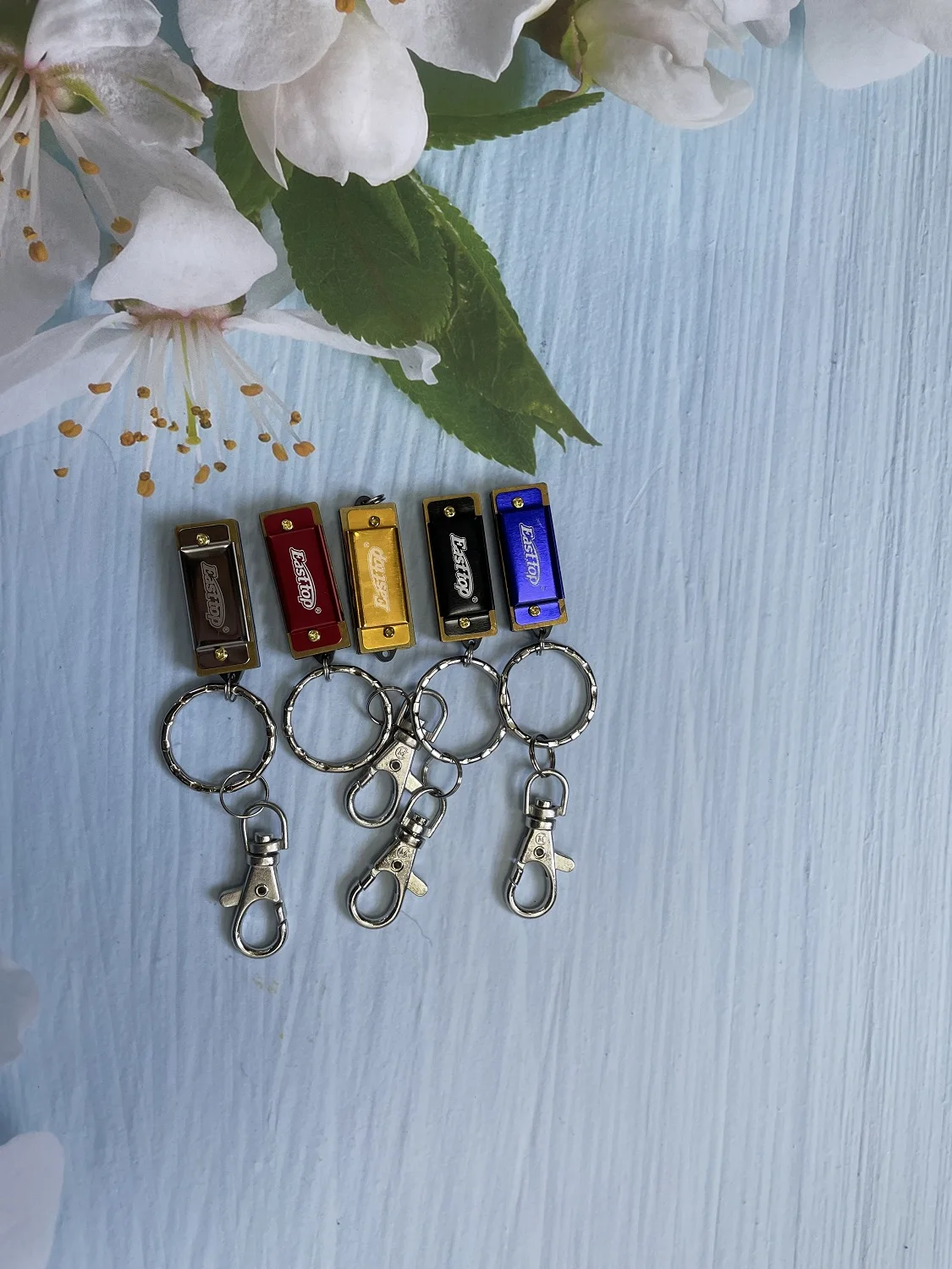 

EASTTOP Keychain Harmonica Portable Mini Harmonica Necklace Beautiful Designed Gift For Kids And Adult