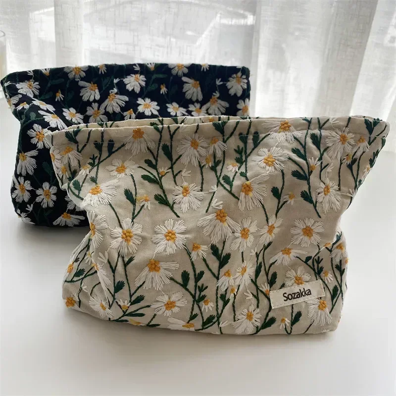 Women Cosmetic Bag Pouch Embroidery Daisy Floral Korean Travel Toiletry Kit Beauty Makeup Organizer Pencil Case makeup organizer cosmetic bag cosmetic storage bag toiletry bag makeup bag cosmetic case pencil case