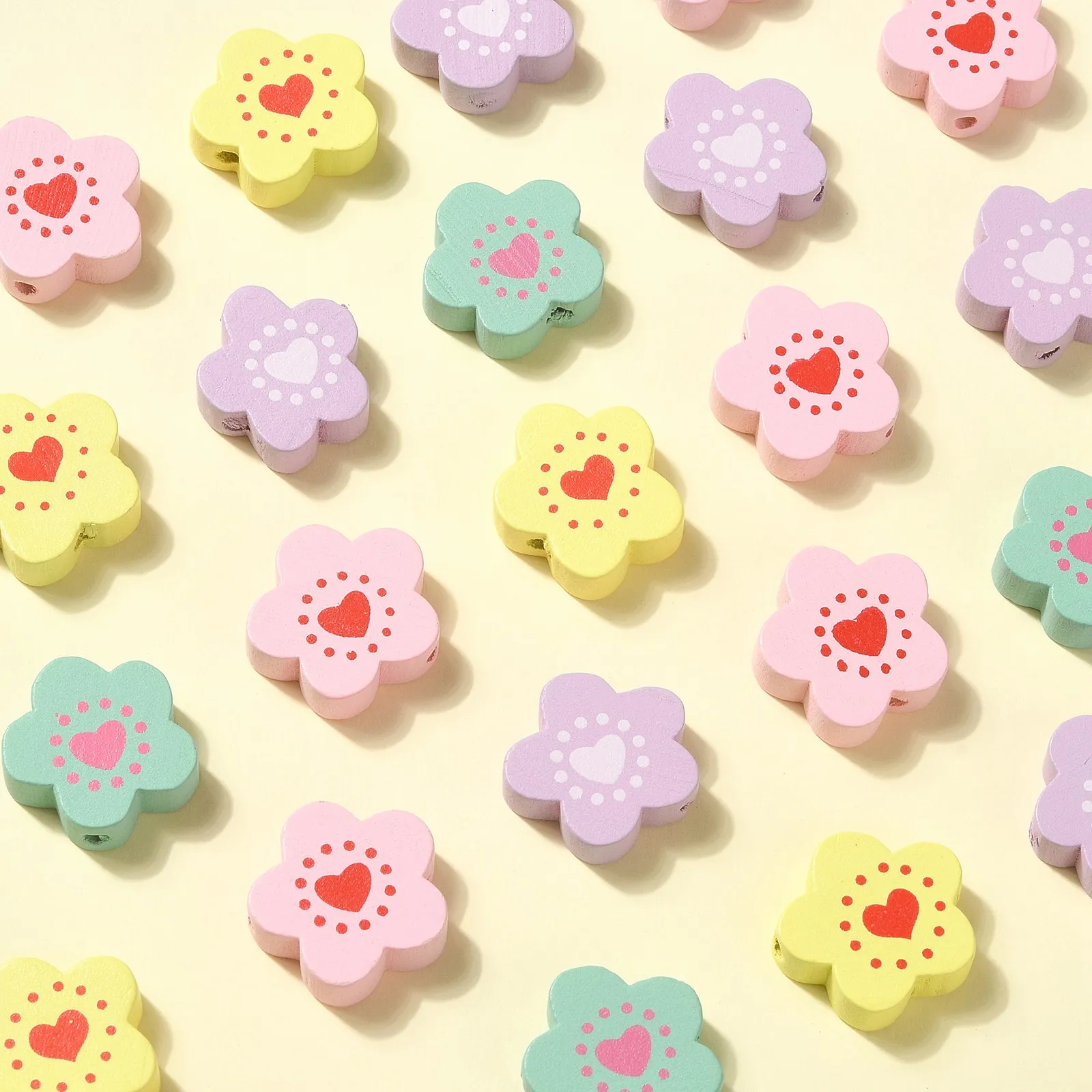 Panda hall 150pcs 5 Farben Holz blumen perlen besprüht Blumen mit Herz perlen für den Frühling Sommer Halskette Armband machen – Detail 8