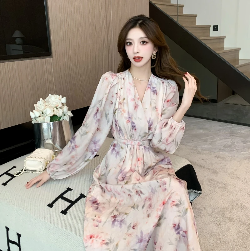 

2024 Spring New French Style Design Sense Long Skirt Bubble Sleeves V-Neck Fragmented Flower Dress Rural Beach Style