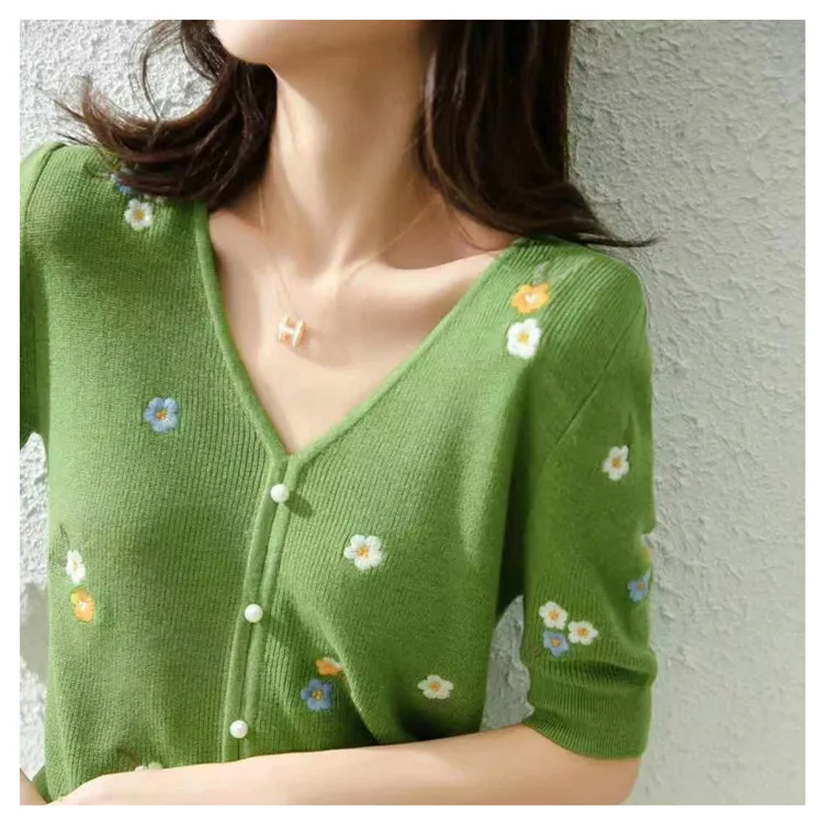 V-neck embroidered wool jersey spring/summer 2022 New five-point mid-sleeve top Green short-sleeve woman
