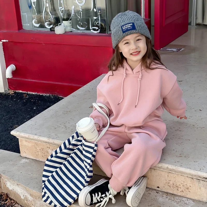 طقم هوديي للأطفال إضافة مخملية وسماكة على الطراز الكوري مركب Orly قطعة واحدة من البلوز المخملي والسراويل طقم مكون من قطعتين