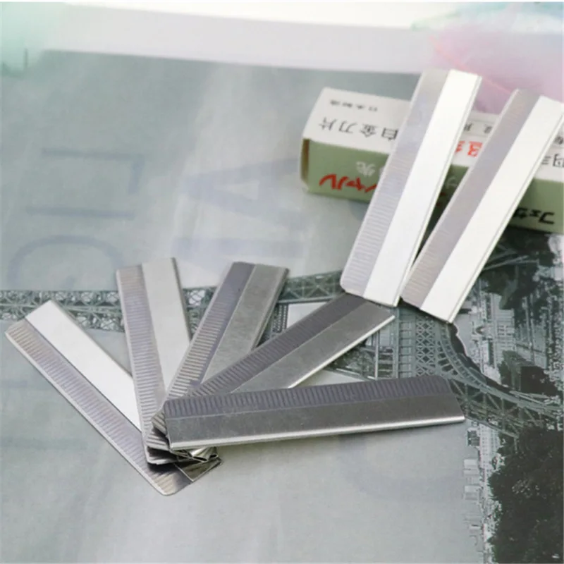 Eyebrow Trimmer Set Eyebrow Trimmer Foldable Takeaway Eyebrow Trimmer Stainless Steel Safety Eyebrow Shaver Trimming Portable Facial Hair Retainer With 10 Blades