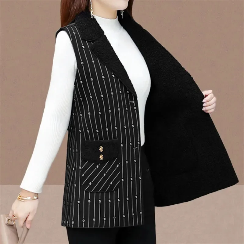 

New Autumn and Winter Vest Jacket Middle-Aged and Elderly Women's Loose Fleece Vest Mother's Western-Style Suit Collar Top M435