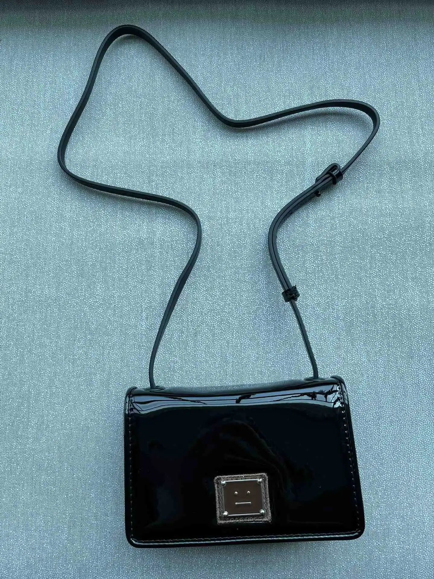 

Fashion Classic Trendy Luxury Designer Smiling Face Logo Mini One Shoulder Crossbody Mobile Phone Small Square Bag