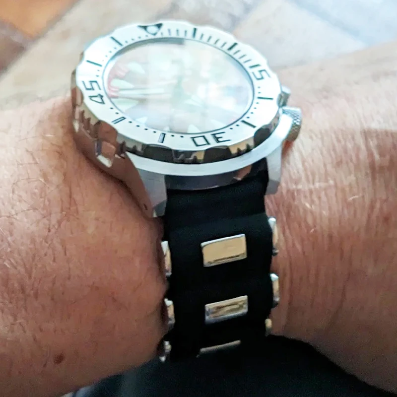 Metallic Grain Silicone Sports Watch Band – Premium Rubber Strap