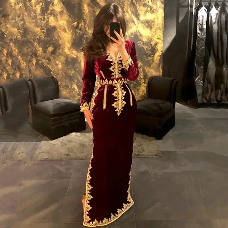 

Burgundy Moroccan Kaftan Muslim Evening Dresses Sheath V-neck Long Sleeves Velvet Dubai Arabic Turkey Caftan Abaya Islamic Gown