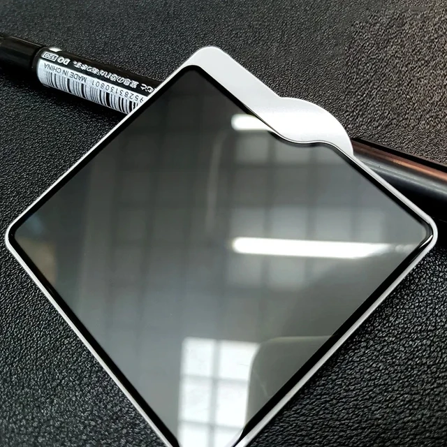 갤럭시 Z 플립 5의 프라이버시와 보호를 위한 완벽한 솔루션